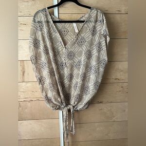Women's Beige Patterned Top